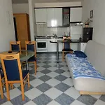 Indira Ii Apartamento