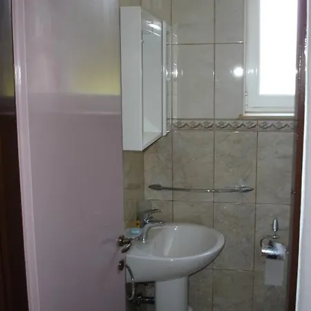 Indira Ii * Lovište