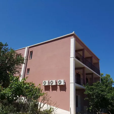 Apartment Indira Ii Loviste