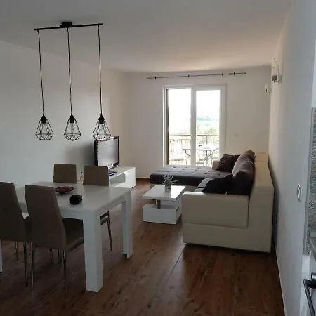 شقة Indira Ii Lovište