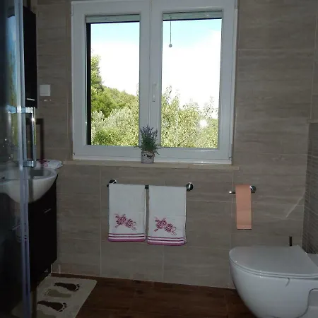 Indira Ii شقة Lovište