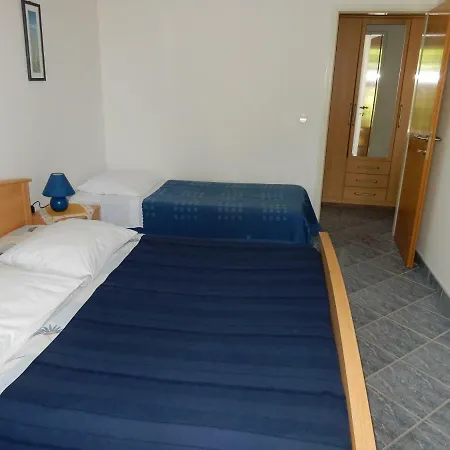 Indira Ii Apartment