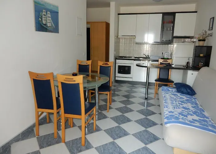 Indira Ii * לוביסטה